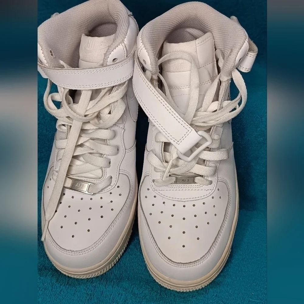 NIKE AIR FORCE 1   314195-113 Sneakers  Size 7 Y Classic 2015 White Out